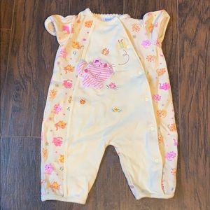 Babygirl bodysuit💛